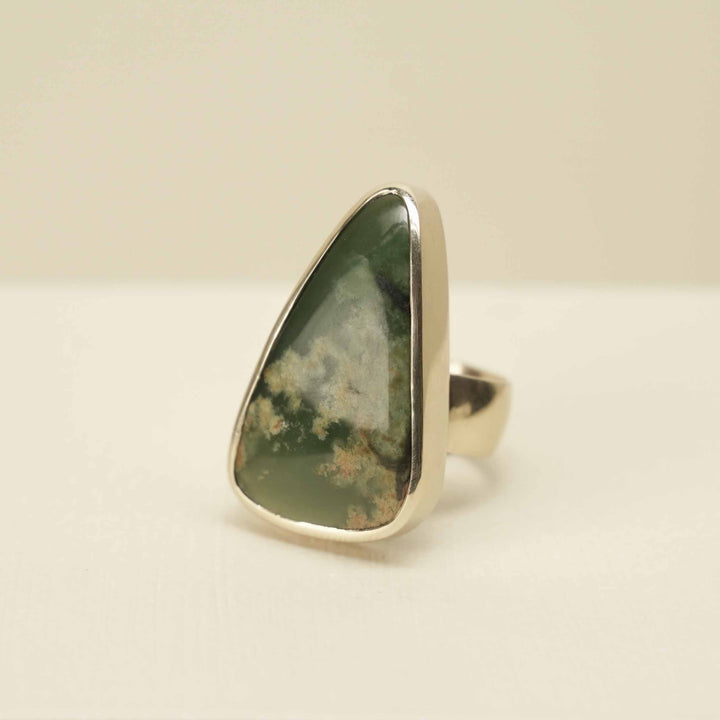Flower (Putiputi) Pounamu 9ct Gold Ring