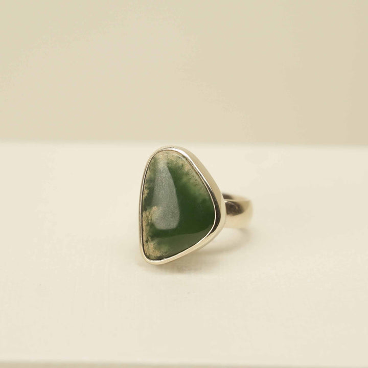 Flower (Putiputi) Pounamu 9ct Gold Ring