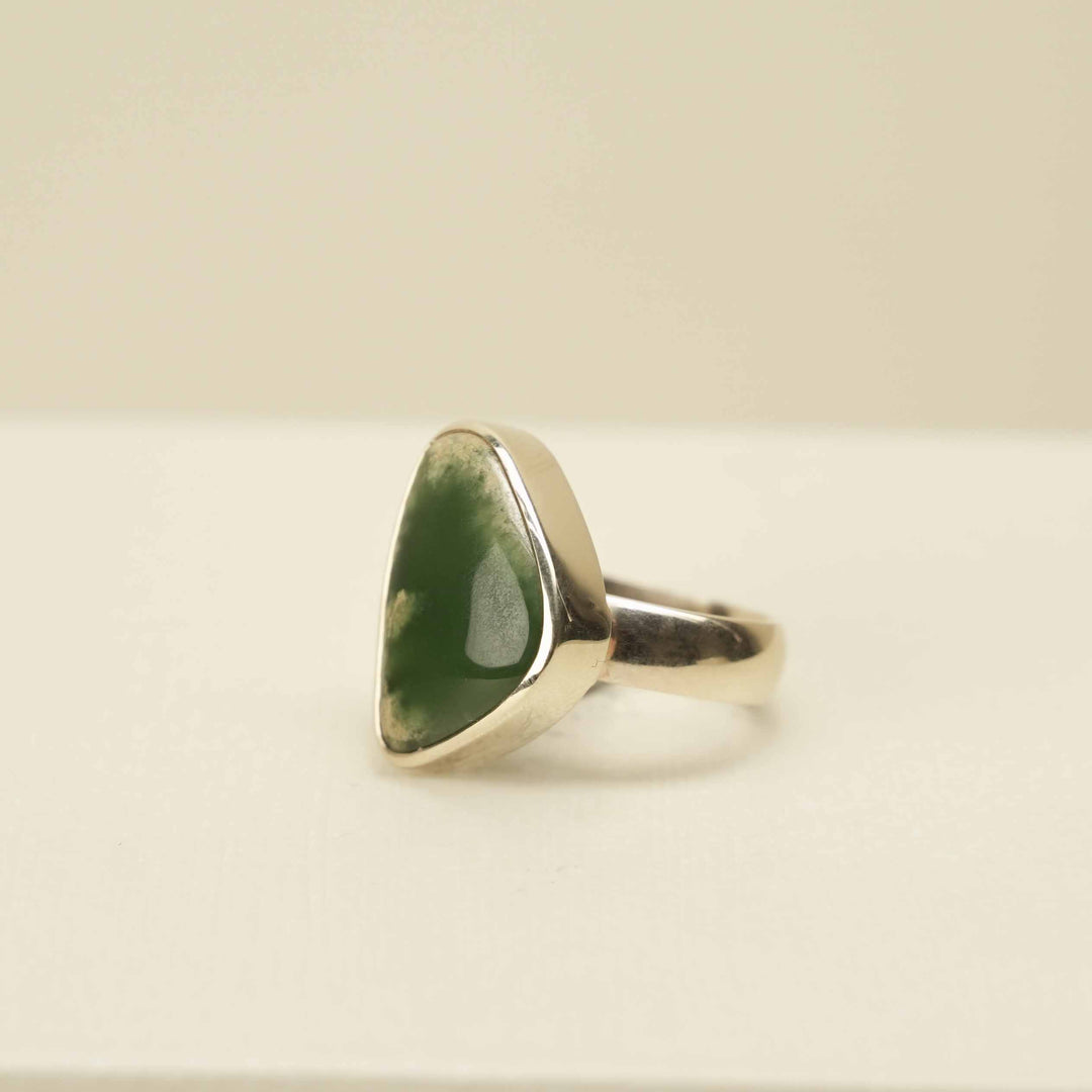 Flower (Putiputi) Pounamu 9ct Gold Ring