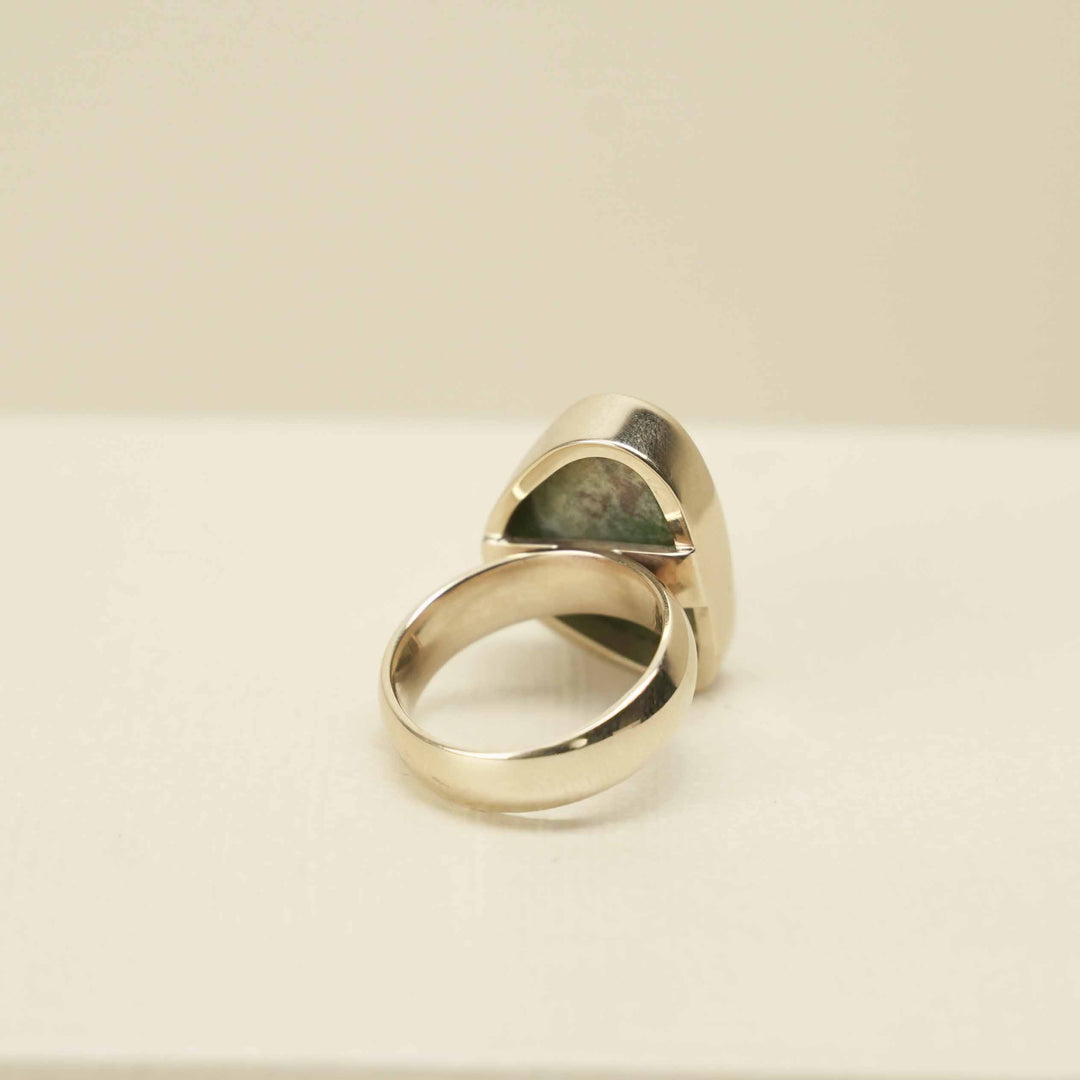 Flower (Putiputi) Pounamu 9ct Gold Ring