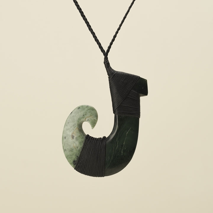 Hei Matau Large Kawakawa Inanga Pendant