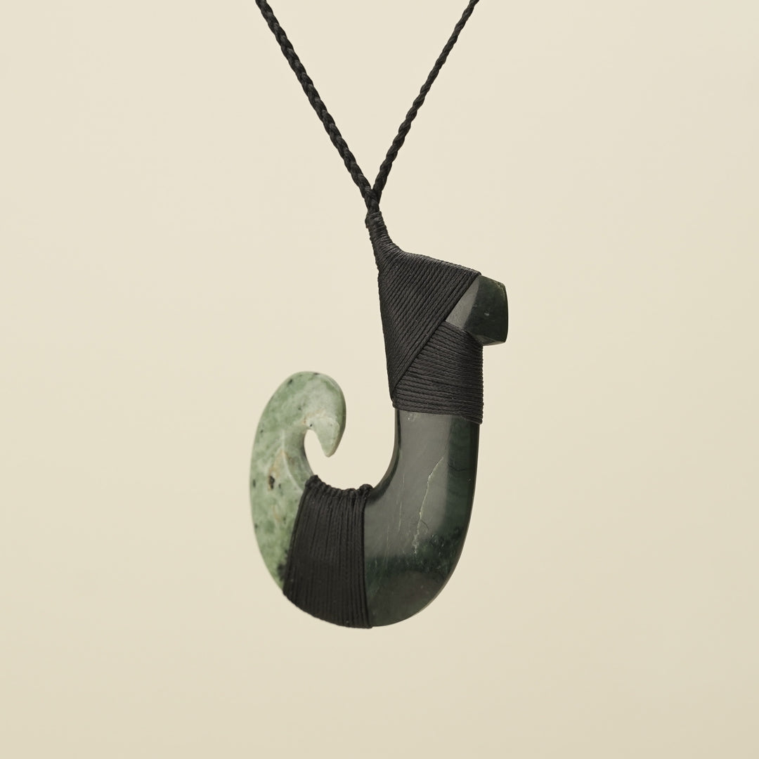 Hei Matau Large Kawakawa Inanga Pendant