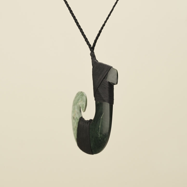 Hei Matau Large Kawakawa Inanga Pendant
