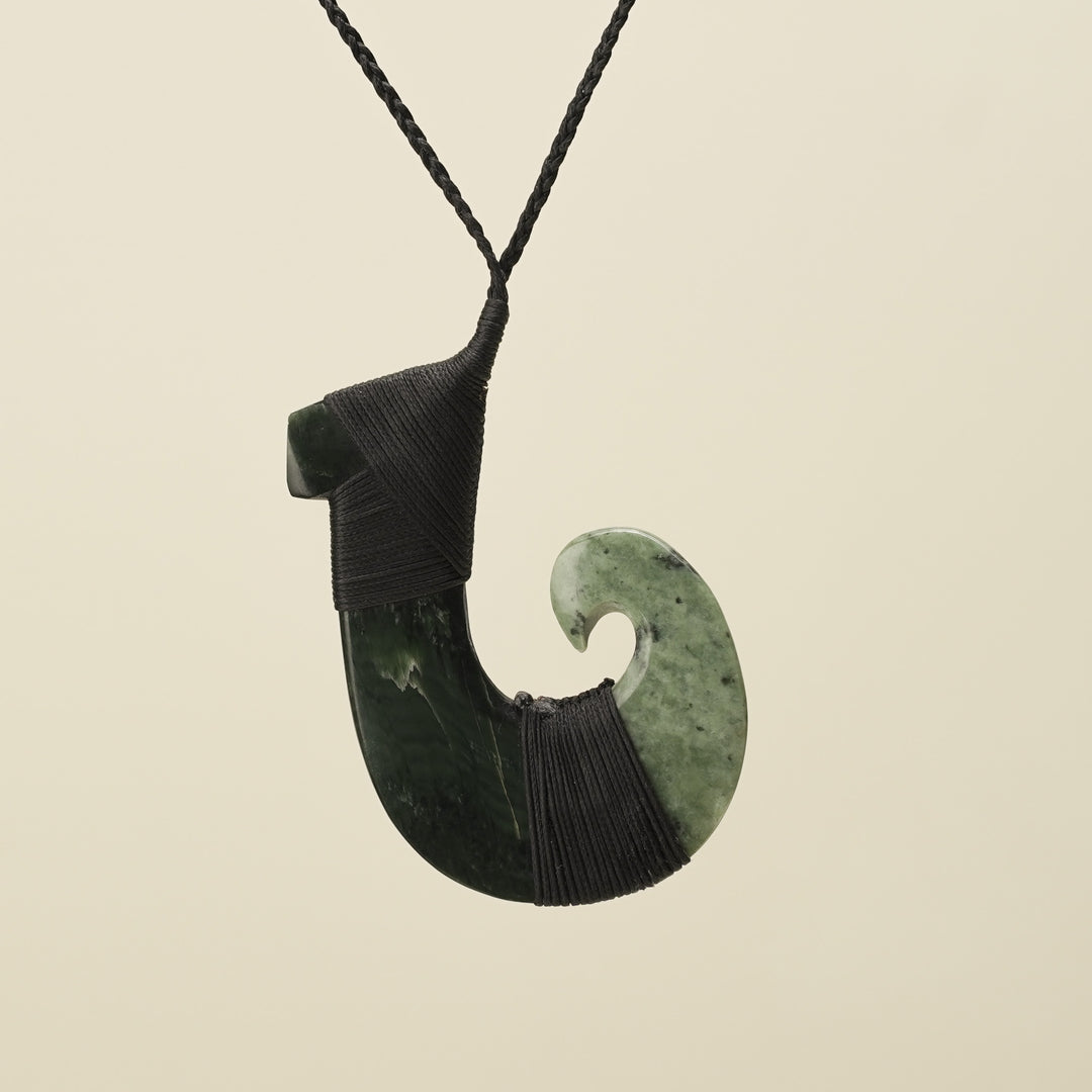 Hei Matau Large Kawakawa Inanga Pendant