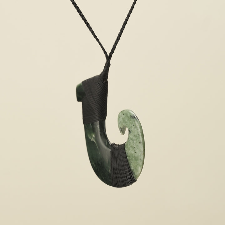Hei Matau Large Kawakawa Inanga Pendant