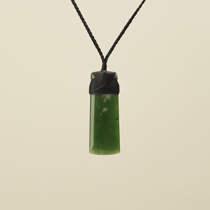 Toki Kahurangi Pounamu Medium Black Binding