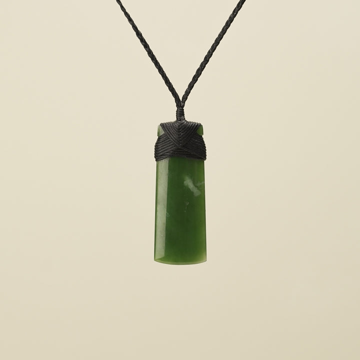 Toki Kahurangi Pounamu Medium Black Binding