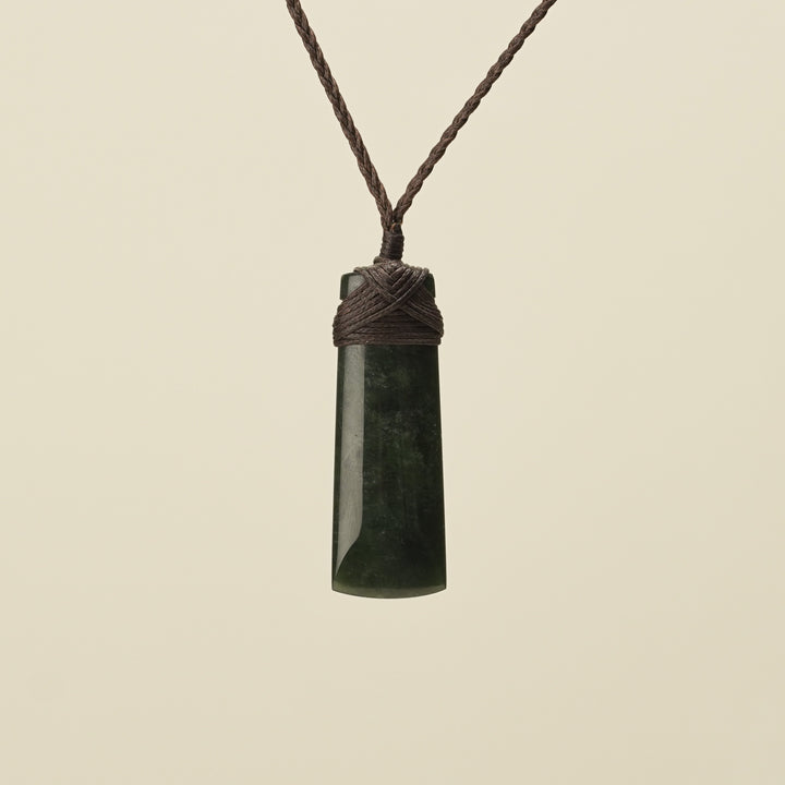 Kawakawa Toki Extra Small Pounamu Pendant