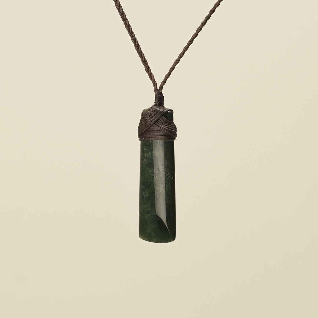 Kawakawa Toki Extra Small Pounamu Pendant