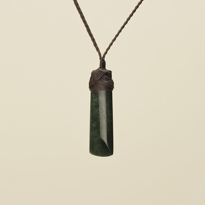 Kawakawa Toki Extra Small Pounamu Pendant