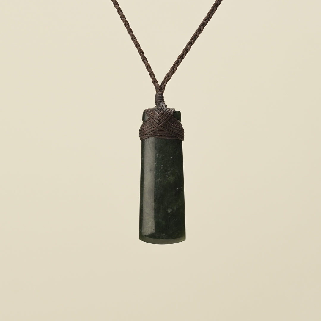 Kawakawa Toki Extra Small Pounamu Pendant