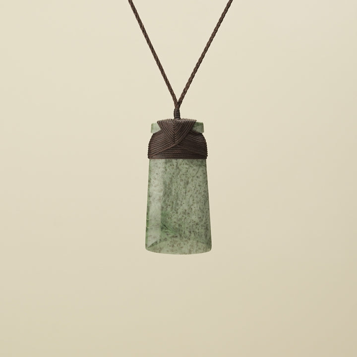 Extra Large Inanga Pounamu Toki Brown Binding