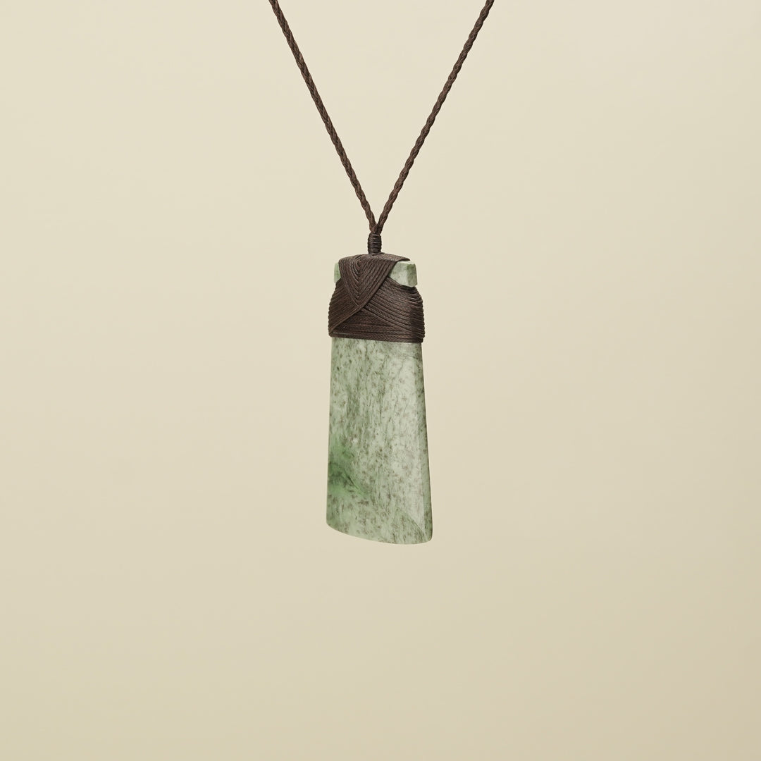 Extra Large Inanga Pounamu Toki Brown Binding