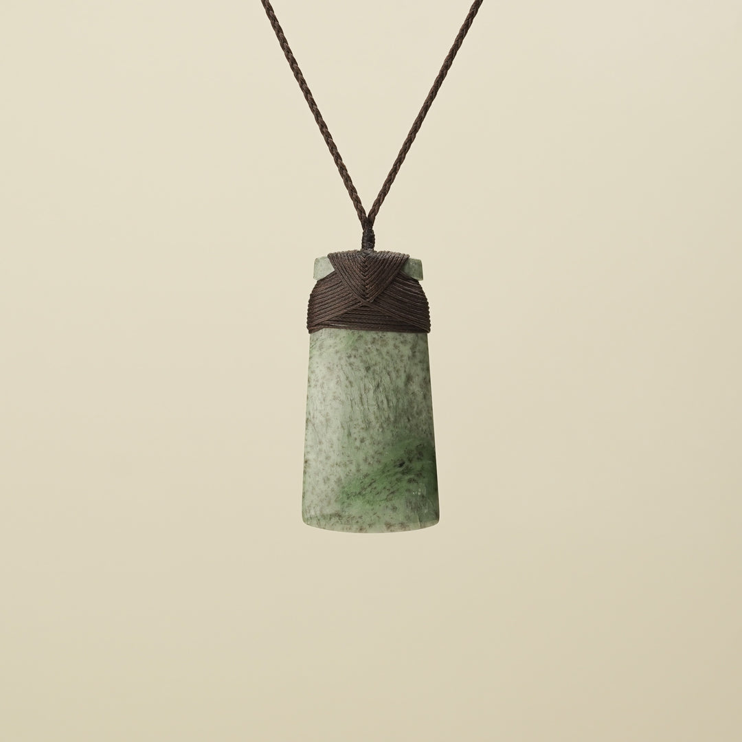 Extra Large Inanga Pounamu Toki Brown Binding
