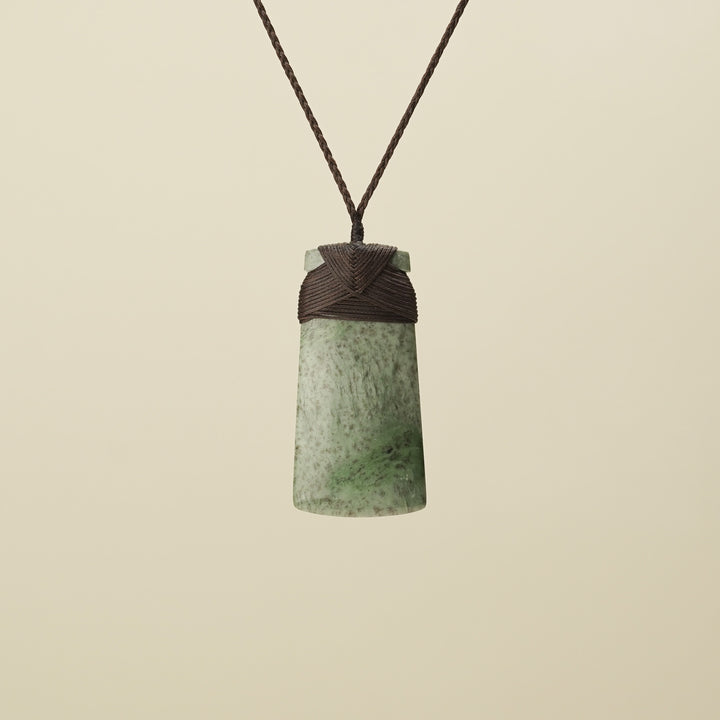 Extra Large Inanga Pounamu Toki Brown Binding