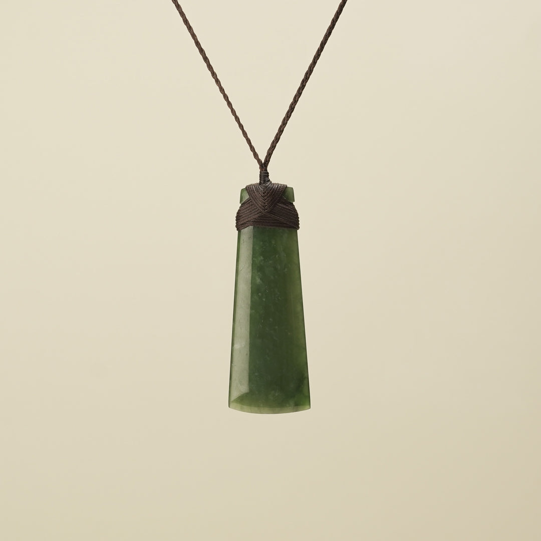 Extra Large Kahurangi Pounamu Toki Brown Binding