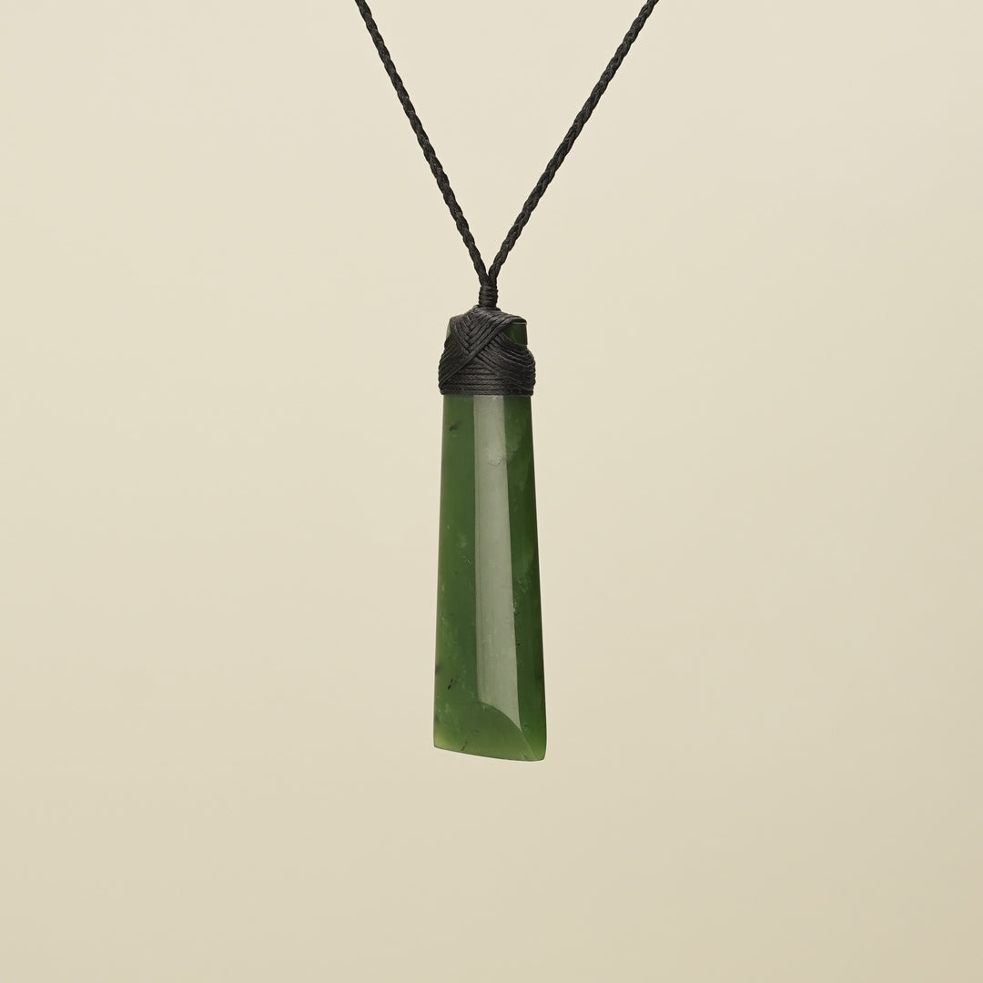 Toki Kawakawa Polished Pounamu Large Black Binding