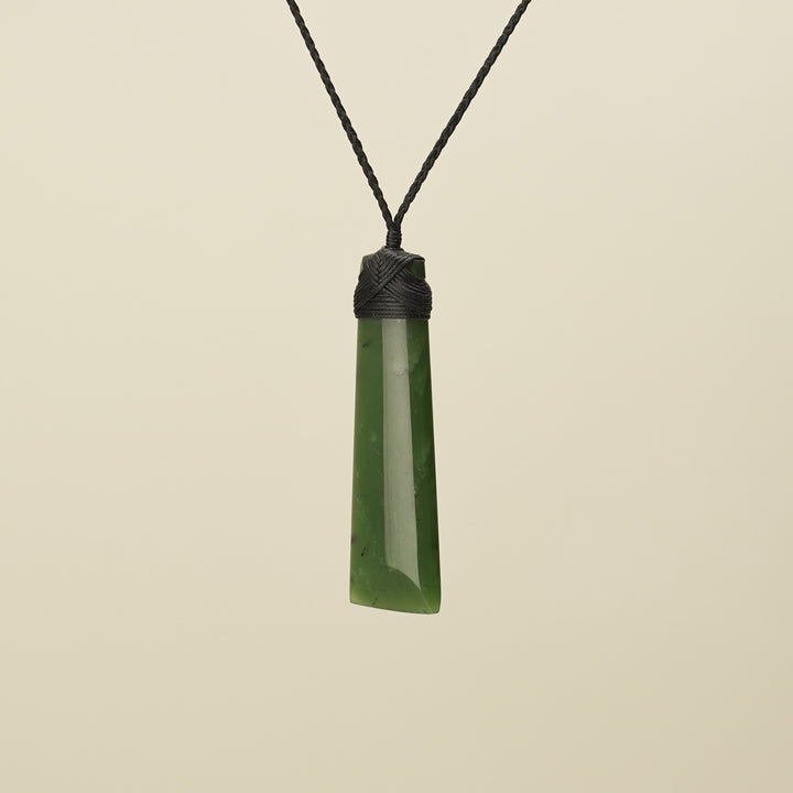 Toki Kawakawa Polished Pounamu Large Black Binding