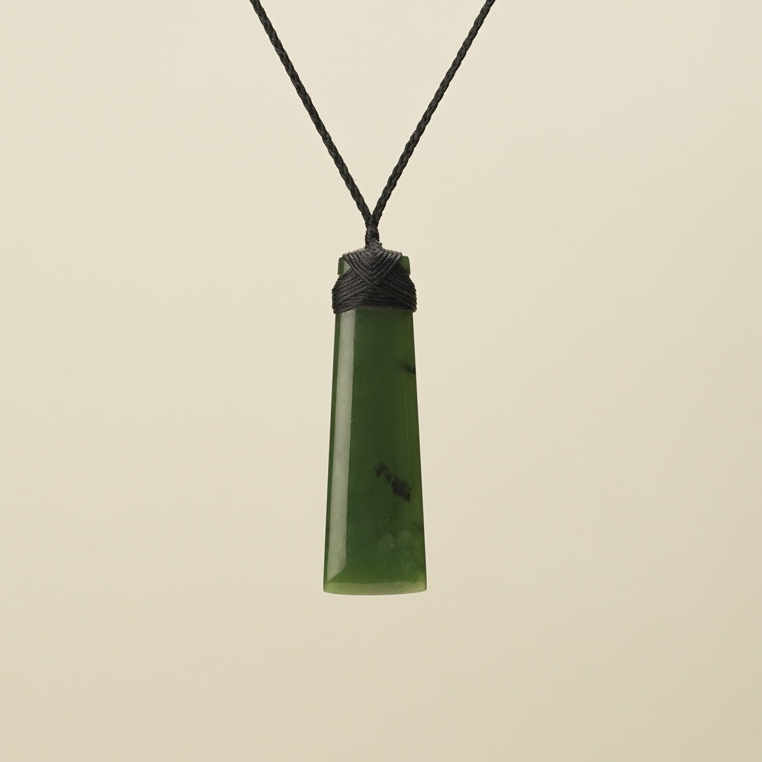 Toki Kawakawa Polished Pounamu Large Black Binding