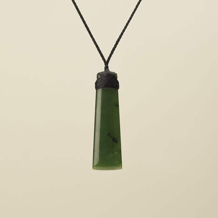 Toki Kawakawa Polished Pounamu Large Black Binding
