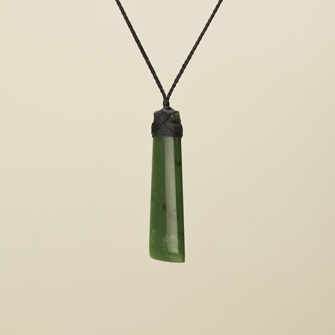 Toki Kawakawa Polished Pounamu Large Black Binding