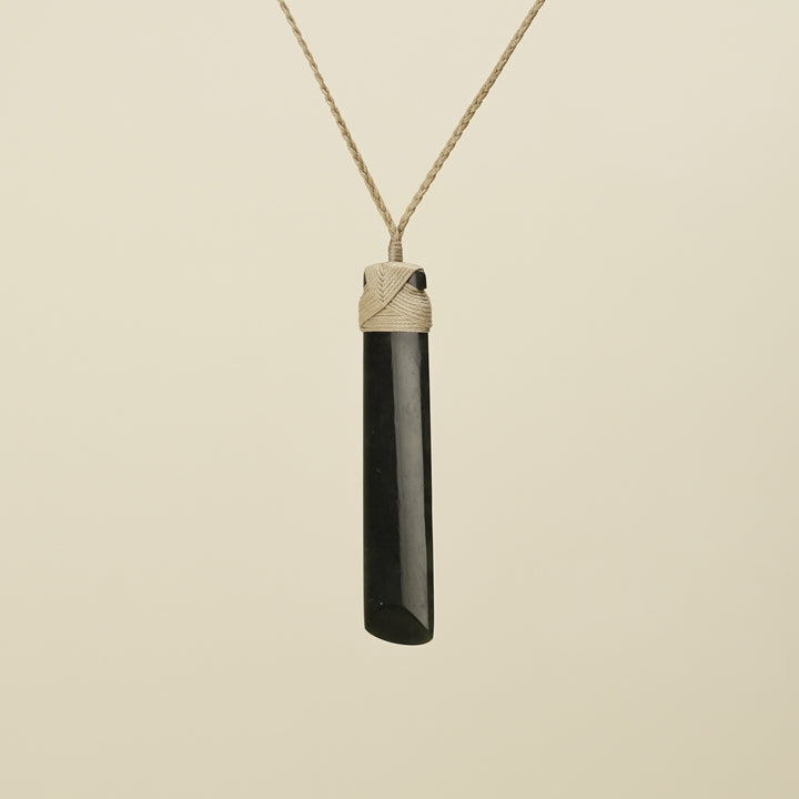 Toki Kawakawa Polished Pounamu Extra Large Tan Binding