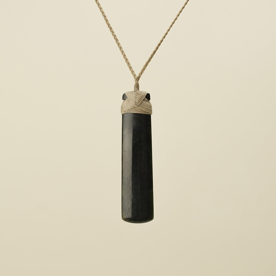 Toki Kawakawa Polished Pounamu Extra Large Tan Binding