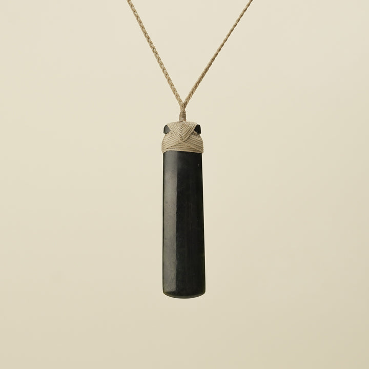 Toki Kawakawa Polished Pounamu Extra Large Tan Binding