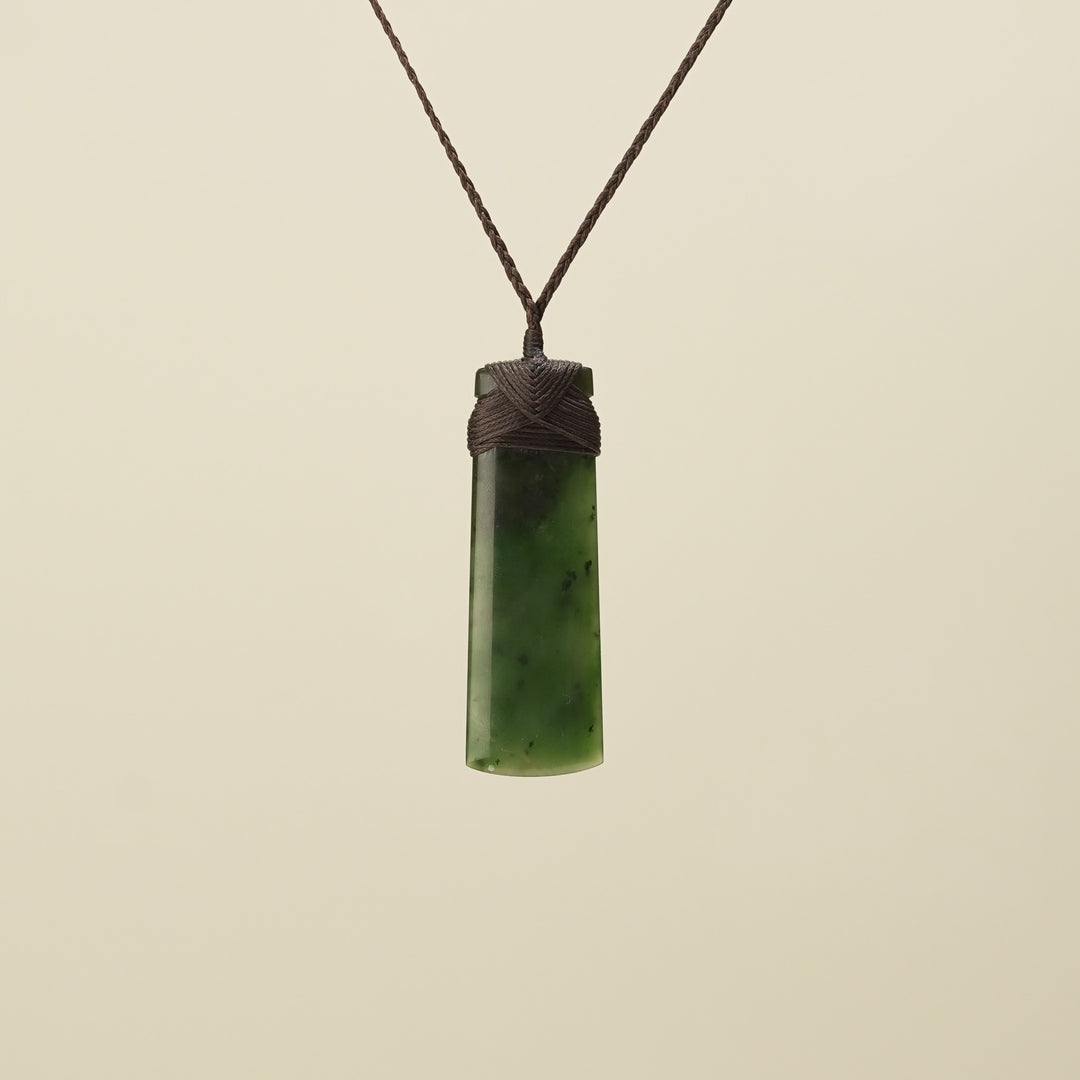 Toki Kahurangi Polished Pounamu Large Brown Binding
