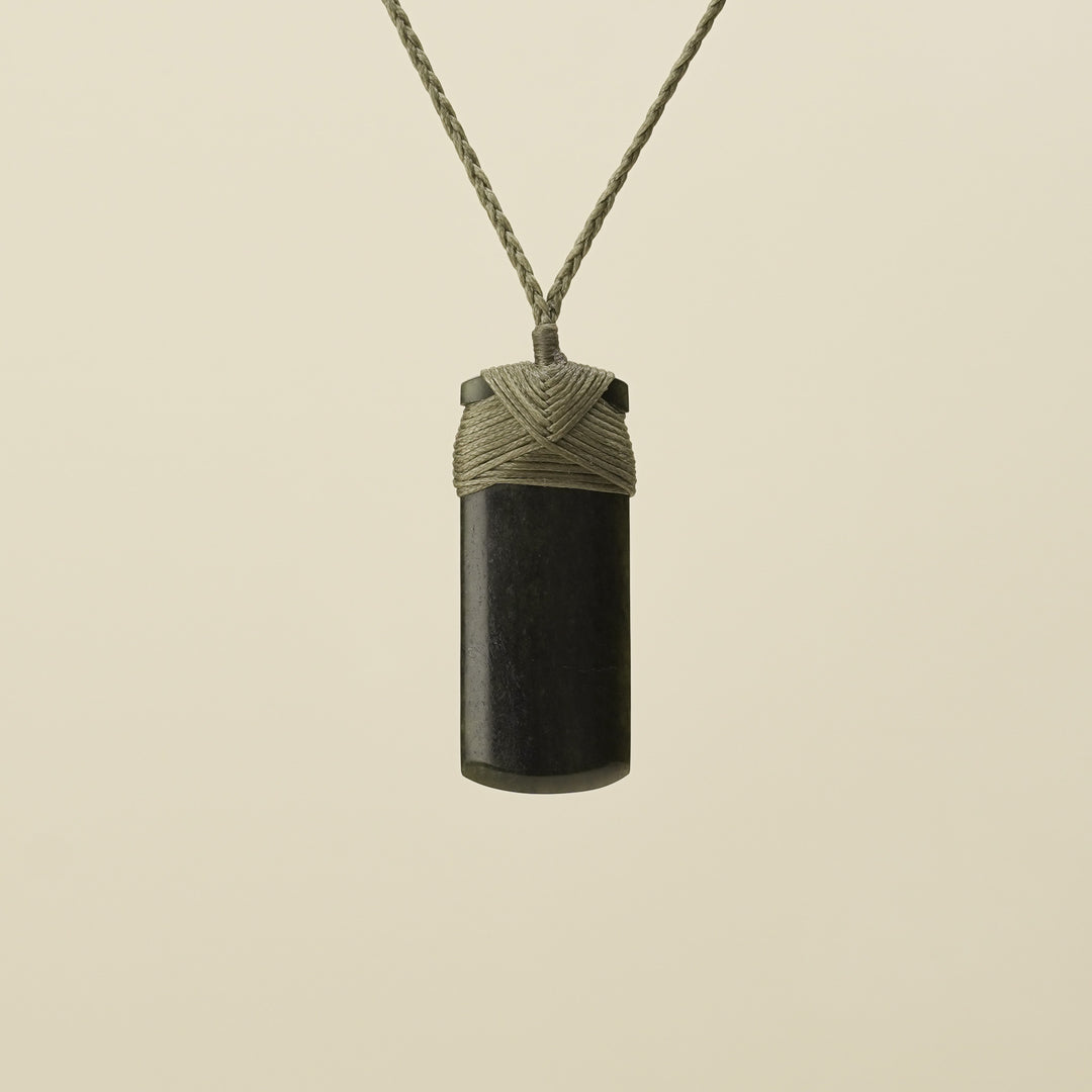 Kawakawa Toki Small Pounamu Pendant Khaki Binding