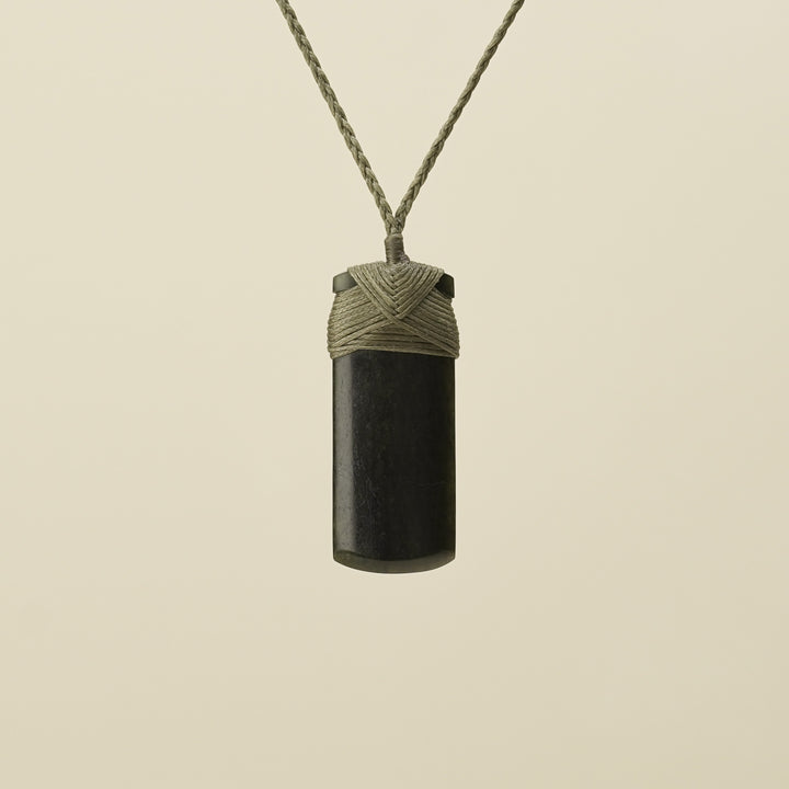 Kawakawa Toki Small Pounamu Pendant Khaki Binding