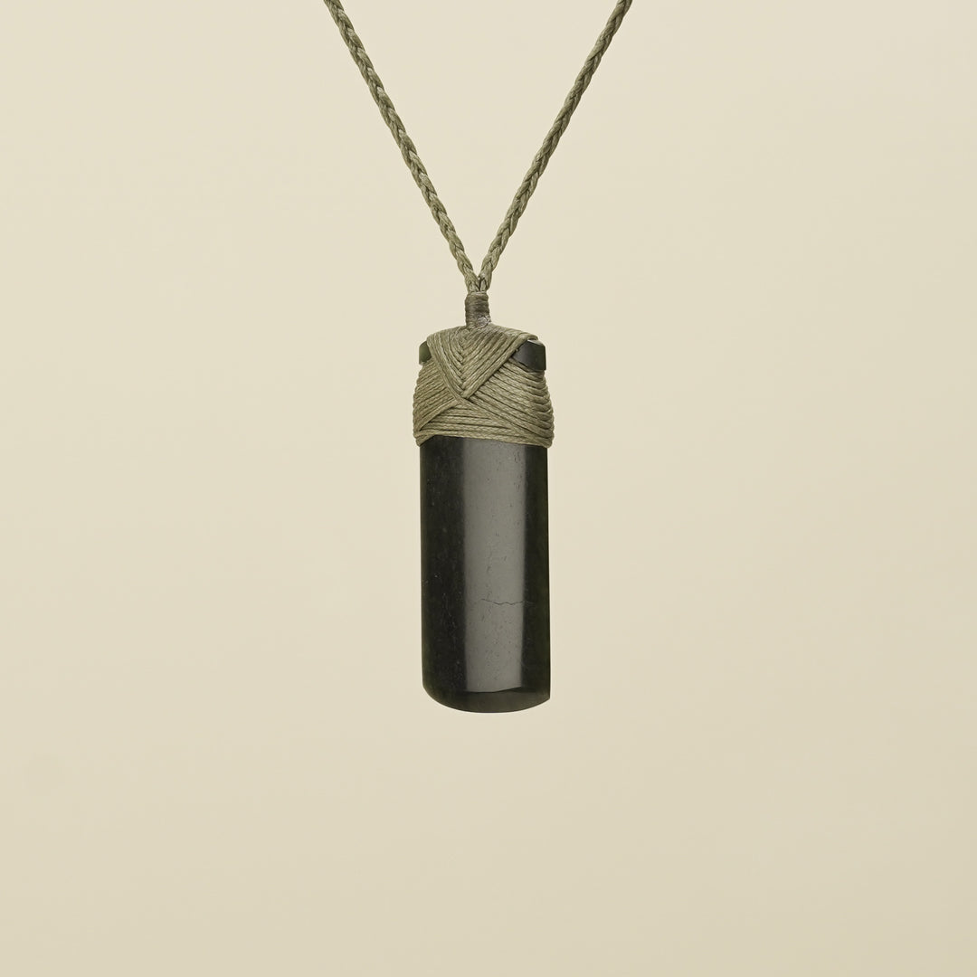 Kawakawa Toki Small Pounamu Pendant Khaki Binding