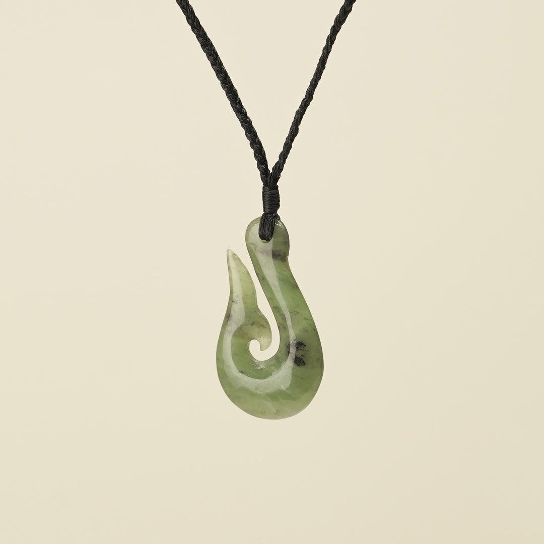 Hei Matau Whale's Tail Pounamu – Medium