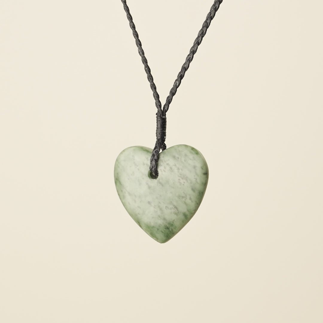 Manawa Heart Inanga Pounamu Small Medium – Pendant