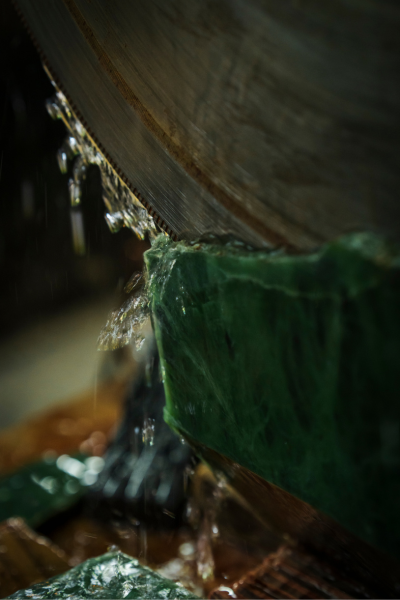 What Does Raw Greenstone Look Like?