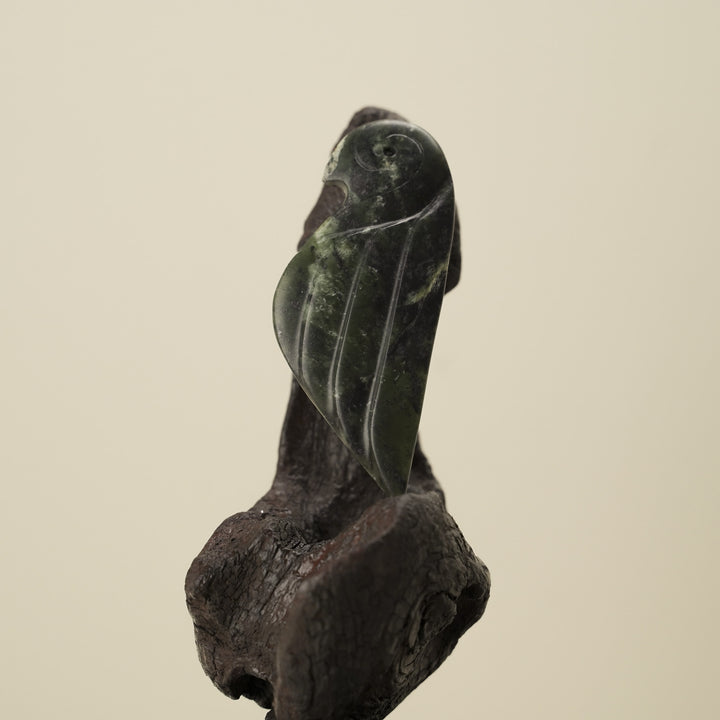Mōhua (Bird) Pounamu Sculpture – Voice of Knowledge
