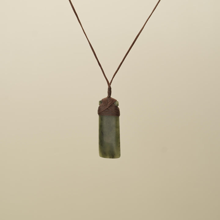 Kawakawa Medium Toki Pounamu Pendant