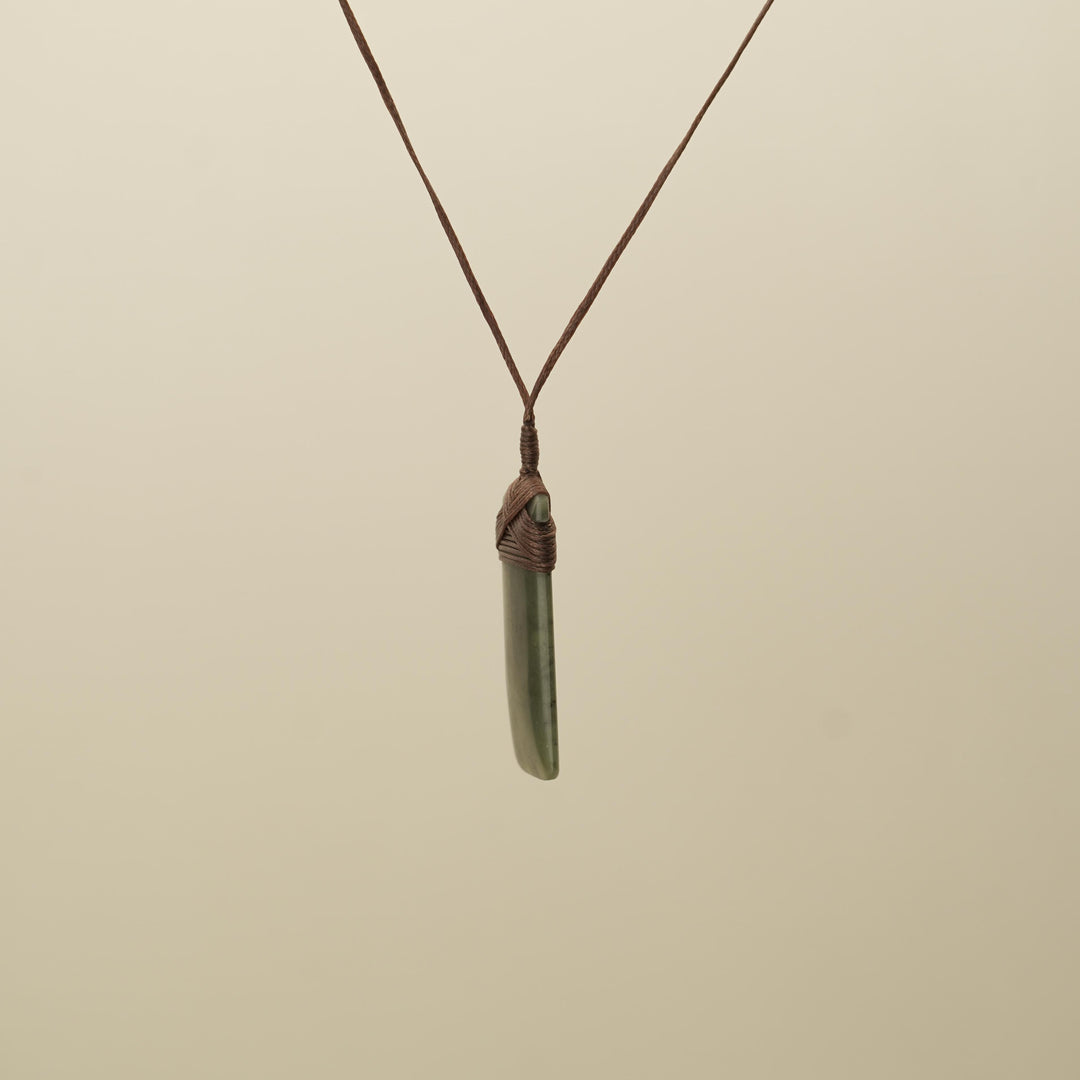 Kawakawa Medium Toki Pounamu Pendant