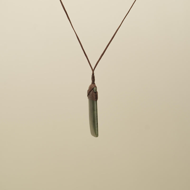 Kawakawa Medium Toki Pounamu Pendant