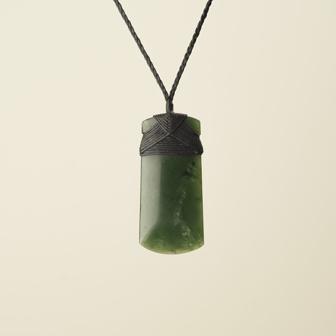 Toki Kawakawa Polished Pounamu Large – Pendant