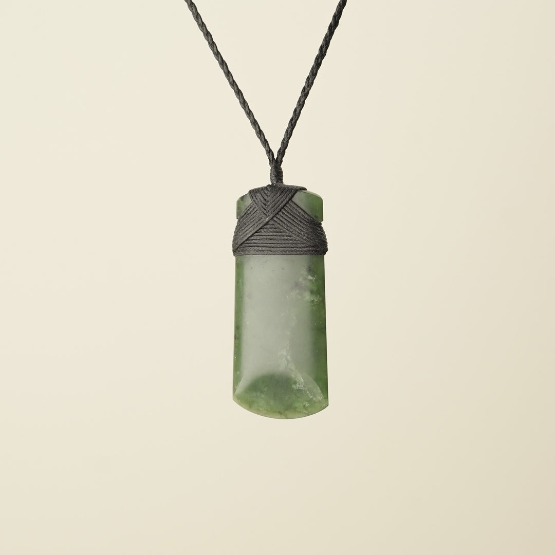 Toki Kawakawa Polished Pounamu Large – Pendant