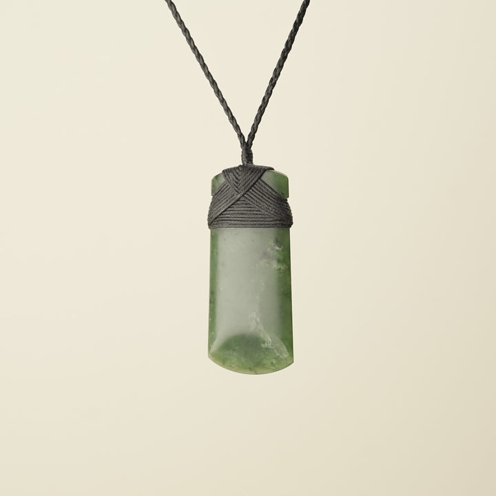 Toki Kawakawa Polished Pounamu Large – Pendant