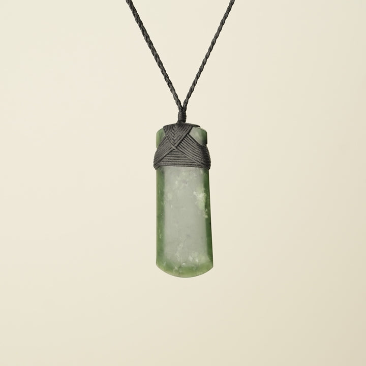 Toki Kawakawa Polished Pounamu Large – Pendant