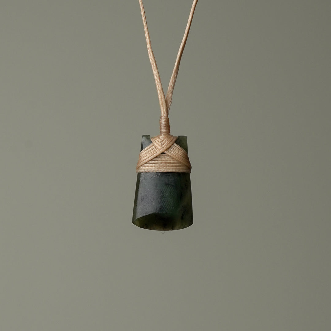 Pēpi Pounamu Toki, Tan Binding