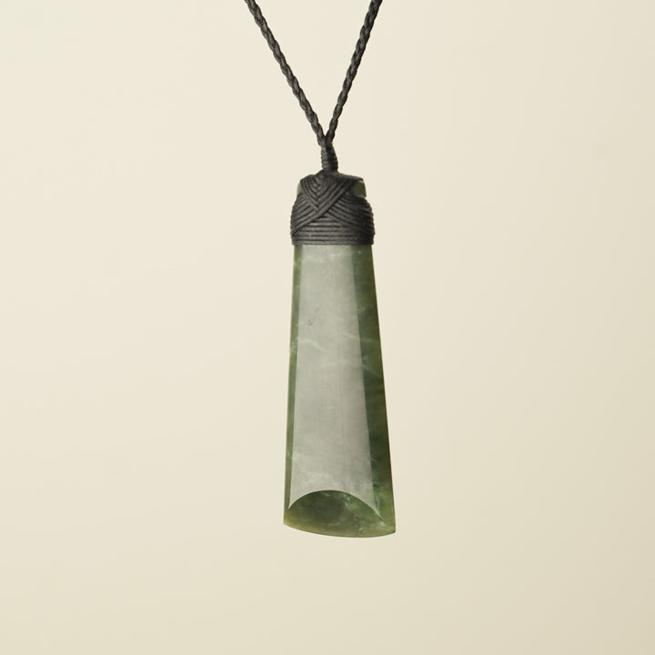 Toki Kawakawa Polished – Pounamu Large Pendant