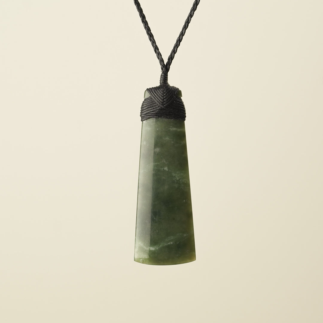 Toki Kawakawa Polished – Pounamu Large Pendant
