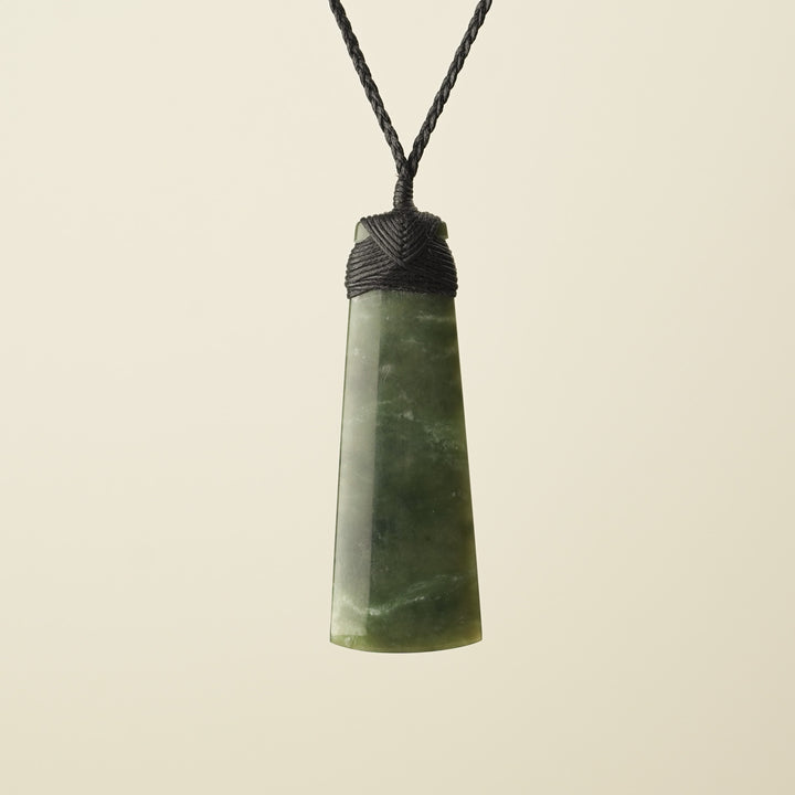 Toki Kawakawa Polished – Pounamu Large Pendant
