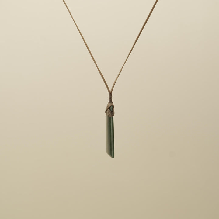 Kawakawa Medium Toki Pounamu Pendant