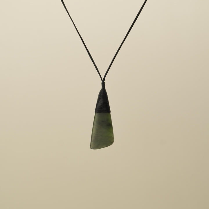 Kawakawa Small Toki Pounamu Black Binding