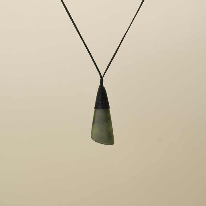 Kawakawa Small Toki Pounamu Black Binding